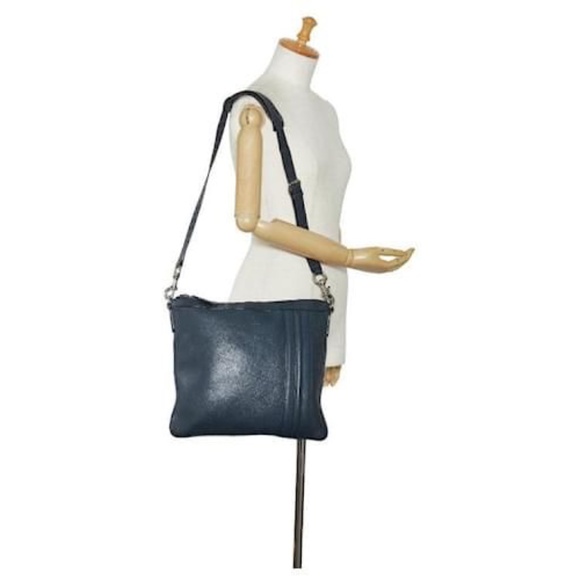 Authentic Gucci Leather Messenger/Crossbody Bag Grey - Picture 3 of 16